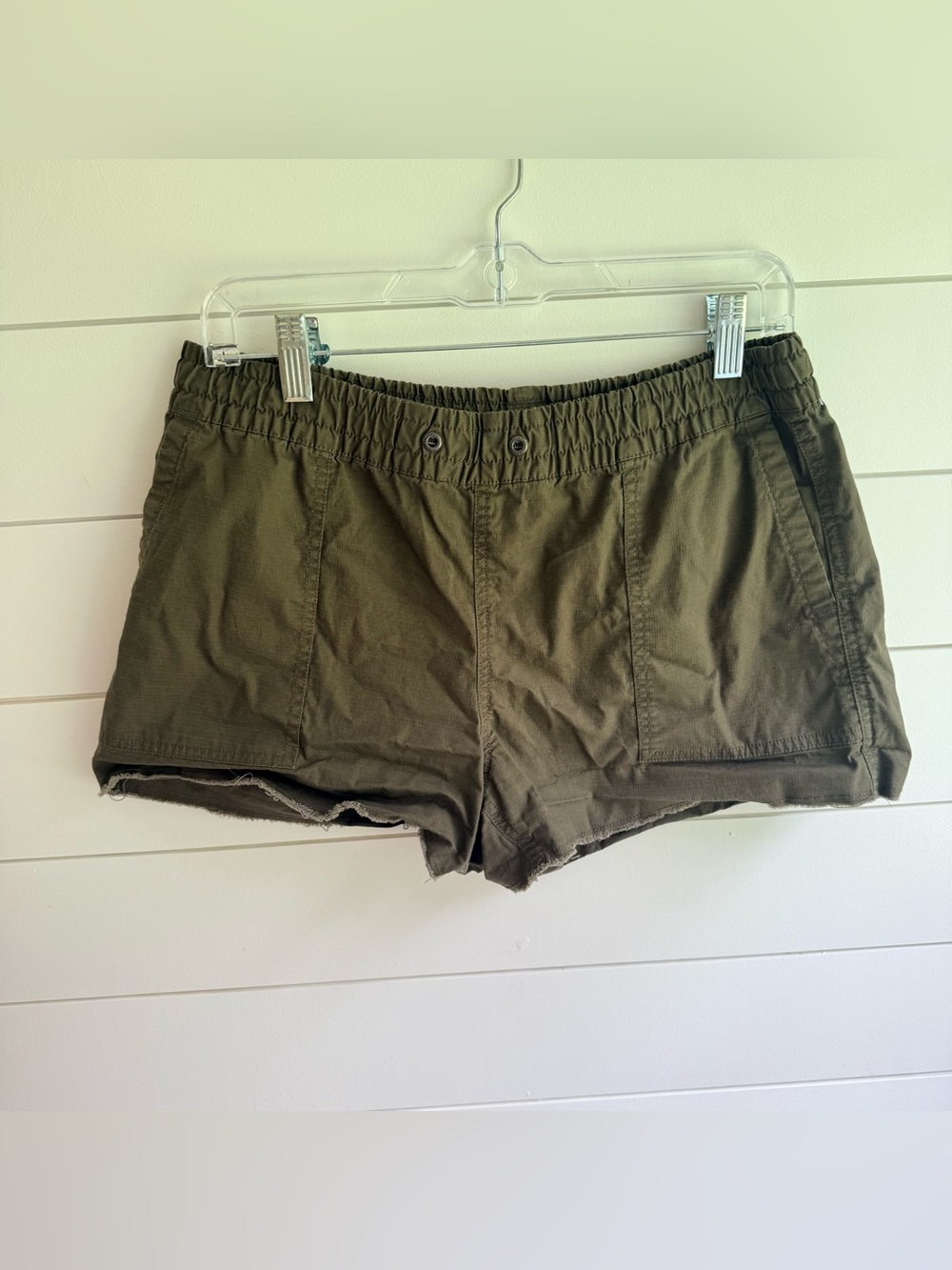 Vuori Shorts Green Ripstop med